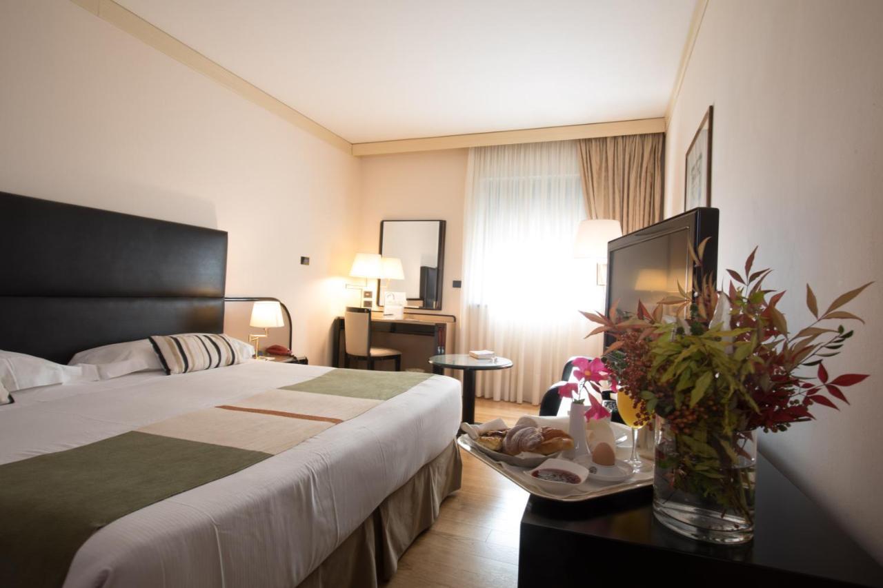 Park Hotel Ai Cappuccini Gubbio Exterior photo