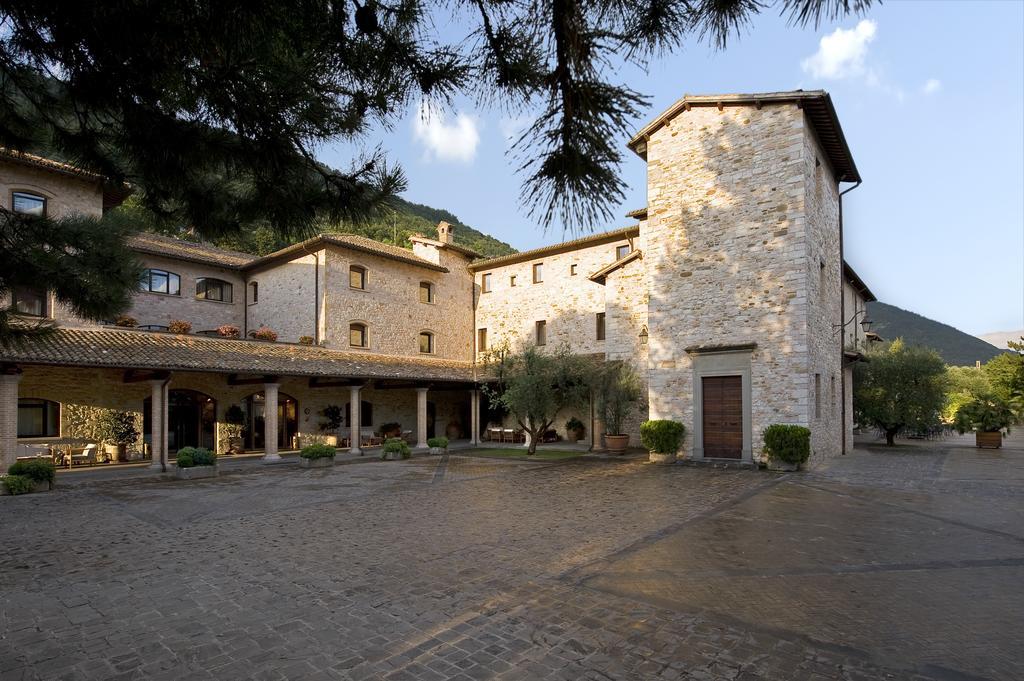 Park Hotel Ai Cappuccini Gubbio Exterior photo